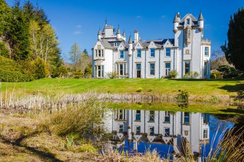 Dalnaglar Castle Estate - Glenshee
