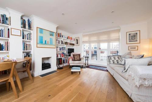 Lovely 2 Bedroom Family Home near Tower Bridge