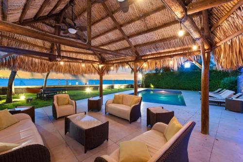 Facilities, Villa Toscana - Luxury with Pool in Venetian Islands