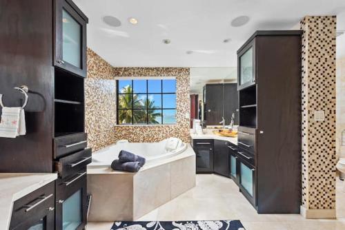 Facilities, Villa Toscana - Luxury with Pool in Miami Beach (FL)