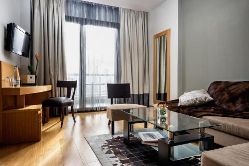 Suite with Lake View