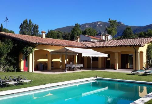 Idyllic guest wing of villa - Accommodation - Sales del Llierca