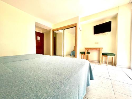 Studio with balcony, Wifi and rooftop pool in Puerto de la Cruz