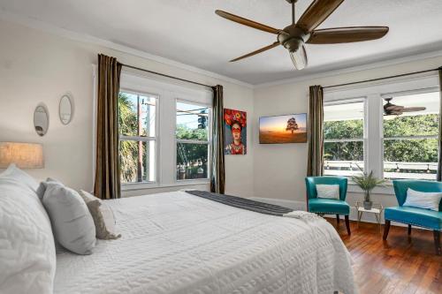 Avenida Apartment on the Avenue, Large Event Friendly Outdoor Space with Lights