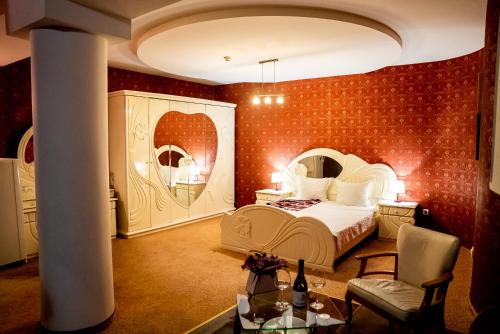 Globus Hotel - image 11