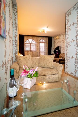Globus Hotel - image 12