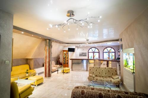 Globus Hotel - image 4