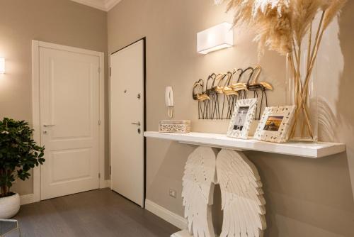 One-Bedroom Apartment image 9