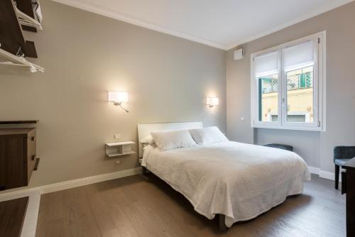 One-Bedroom Apartment image 8