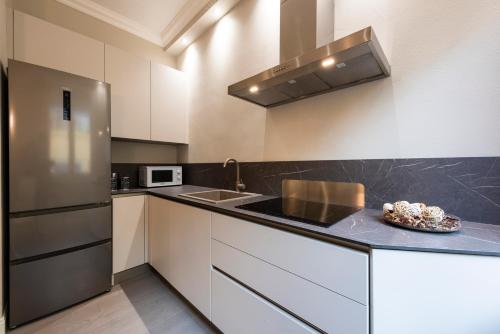 One-Bedroom Apartment image 4