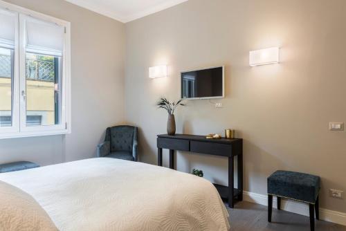 One-Bedroom Apartment image 2