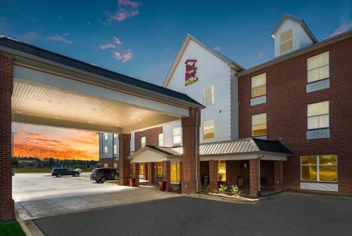 Red Roof PLUS+ & Suites Birmingham - Bessemer