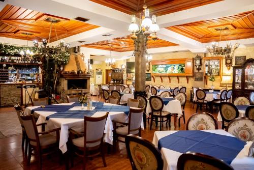 Globus Hotel - image 3