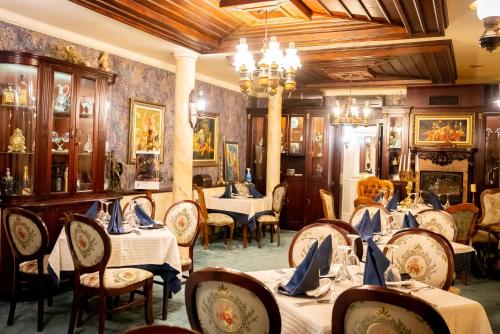 Globus Hotel - image 13