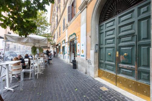 Lovely New Home, Piazza San Cosimato!, Rome (photo 8)
