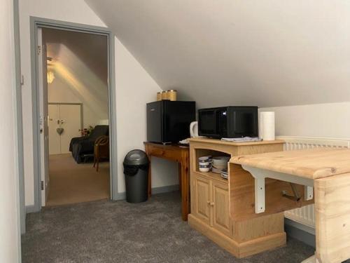 Springfields - Annex with two double bedrooms in a rural British village