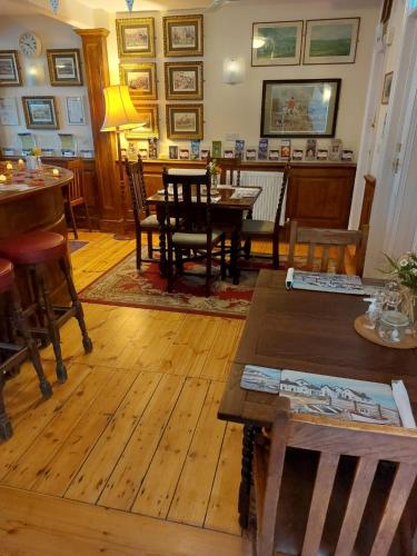The Black Horse Inn - image 6