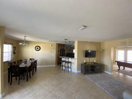 Villa Secrets - image 7