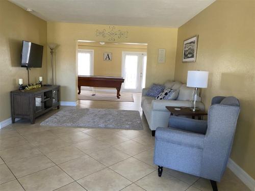 Villa Secrets - image 10
