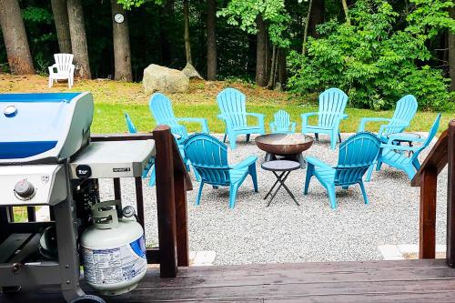 Warrensburg Home about 6 Mi to Lake George! in วอร์เรนส์เบิร์ก (นิวยอร์ก)