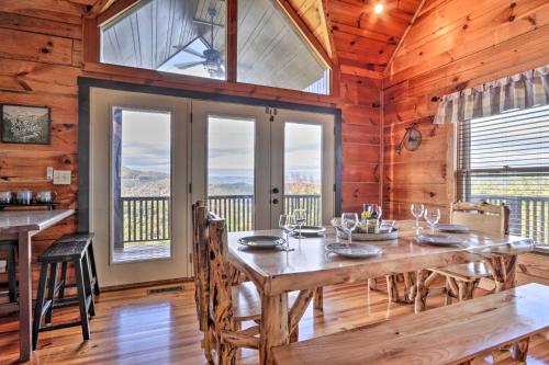 Smokies View Wears Valley Retreat with MTN Views! - image 2