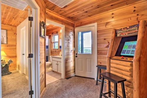 Smokies View Wears Valley Retreat with Hot Tub! in Sevierville, USA