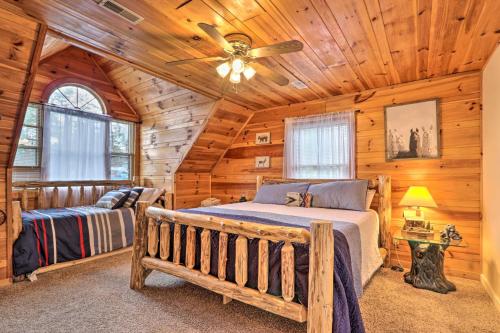 Smokies View Wears Valley Retreat with Hot Tub! in Sevierville, USA