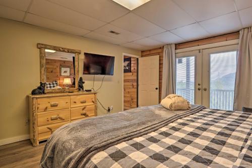 Smokies View Wears Valley Retreat with MTN Views! - image 14