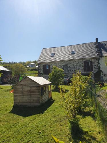 Belle maison en pierres de 170 m² Sancy gîte à louer Orcival
