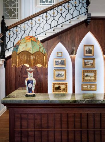 The Randolph Hotel, by Graduate Hotels
