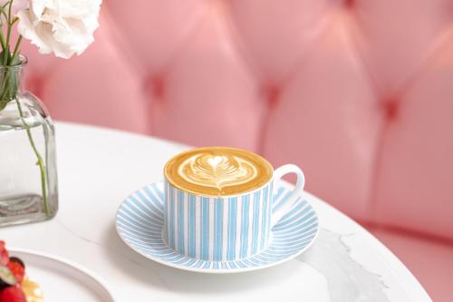 The Randolph Hotel, by Graduate Hotels