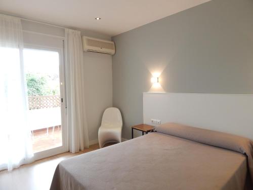 Double Room with Terrace image 3