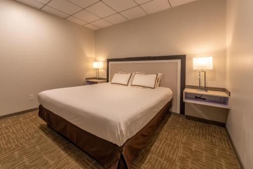 Quality Inn Sunshine Suites – Terrace Room Type - Two-Bedroom Suite