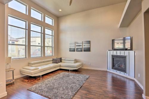 Sleek and Modern Townhome about 11 Mi to Dtwn Boise