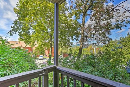 Vernon Condo with Deck, Near Appalachian Trail!