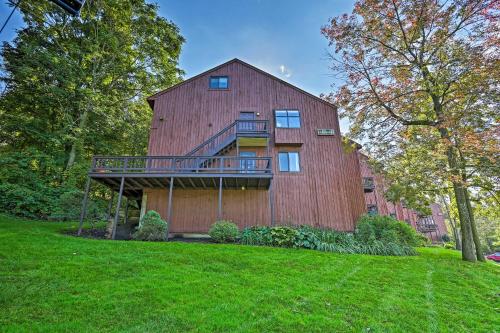 Vernon Condo with Deck, Near Appalachian Trail!