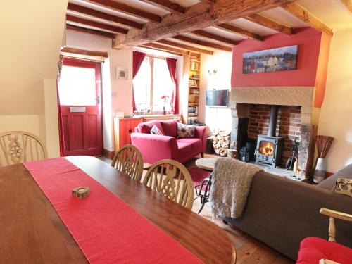 Holly Cottage 2