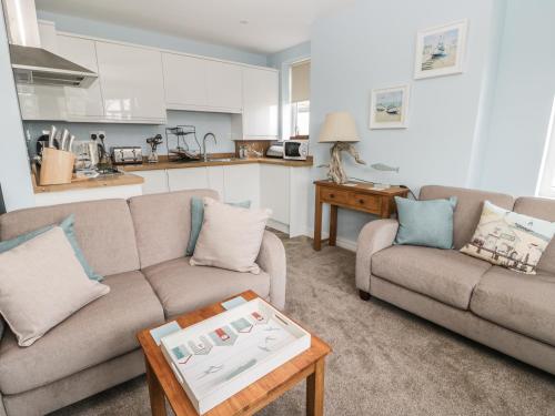 Apartment 2 Scarborough - image 12
