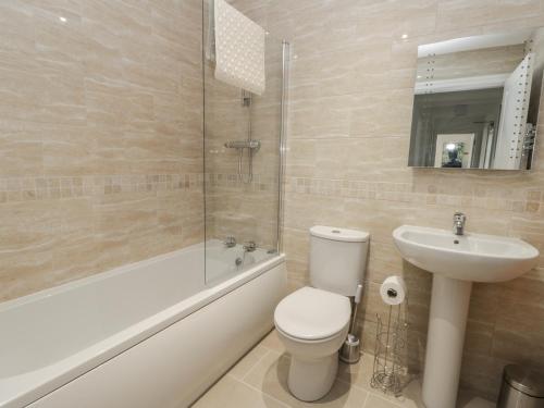 Apartment 1 Scarborough - image 3