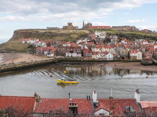 Seahorse Whitby - image 5