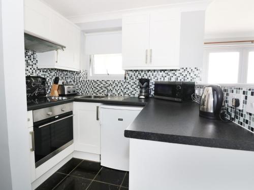 56 Waterside Park Lowestoft - image 5