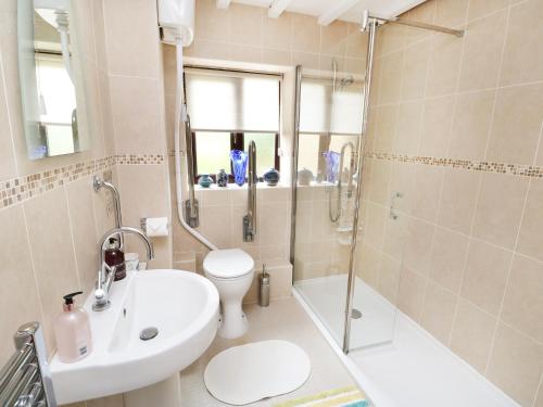 Emily's Retreat at the Great Barn King's Lynn - image 9