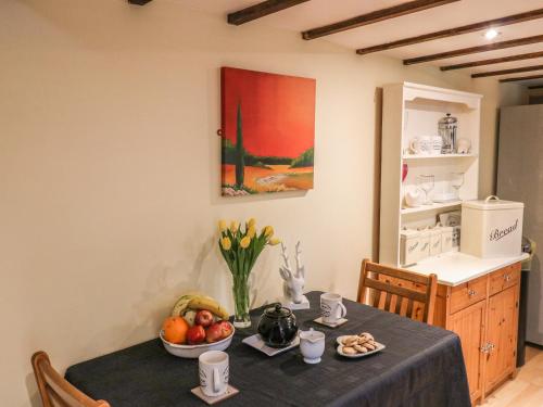 Ivy House Barn Sleaford - image 6
