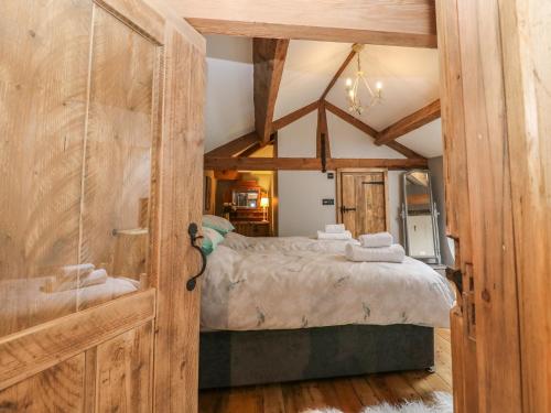 The Carriage House Matlock - image 12