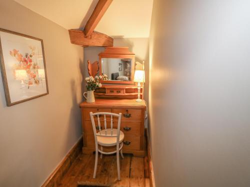 The Carriage House Matlock - image 13