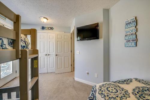 303 La Paloma Place - Paradise Palace Home