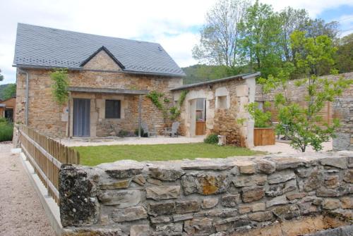 B&B Les Fonds - Gîte Auberoques Aveyron- maison indépendante- classée 3 étoiles - Bed and Breakfast Les Fonds