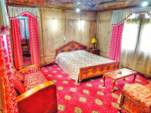 B&B Srinagar - Houseboat Raja's Palace, kashmir - Bed and Breakfast Srinagar