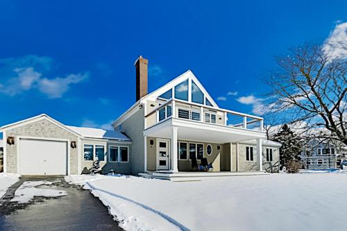 Beach Landing Lodge in Pocasset, USA