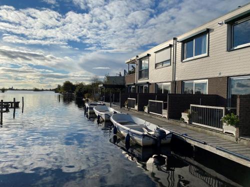 Kilátás, Visserslust in Baambrugse Zuwe